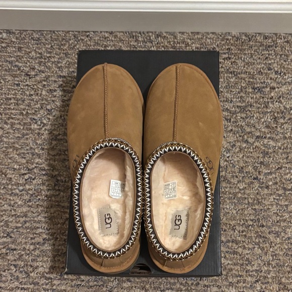 UGG Other - UGG Women's Tan Slippers